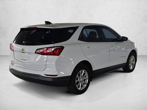 Used 2020 Chevrolet Equinox LS w/ LS Convenience Package FWD image 5