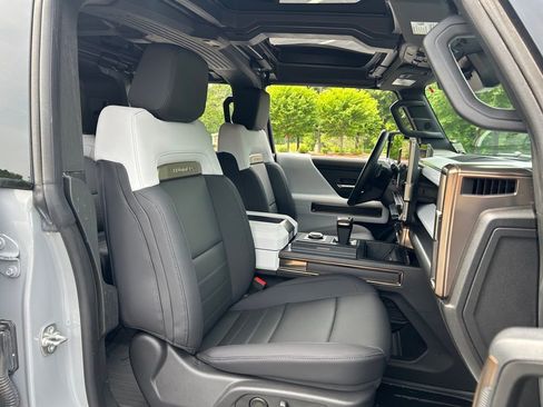 Used 2025 GMC Hummer EV 2X w/ LPO, Sport Package AWD/4WD image 55