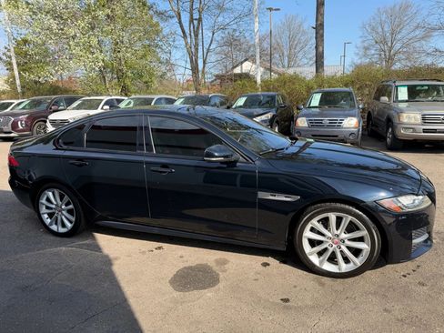 Used 2017 Jaguar XF R-Sport image 5