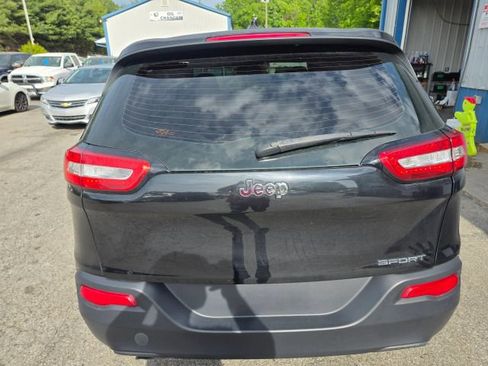 Used 2014 Jeep Cherokee Sport image 6