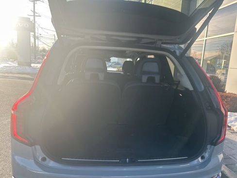 Used 2025 Volvo XC90 B6 Plus image 15