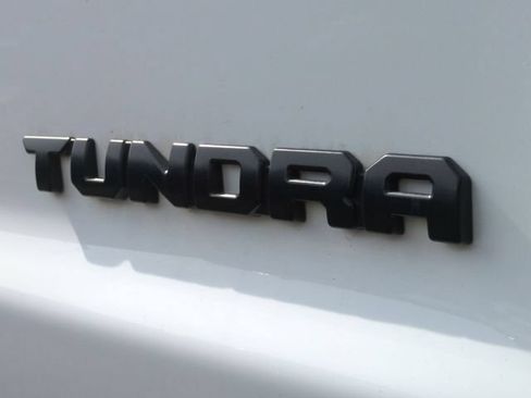 Used 2021 Toyota Tundra SR5 w/ SR5 Upgrade Package AWD/4WD image 10