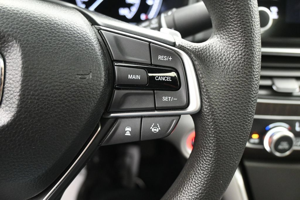 Used 2018 Honda Accord EX image 16