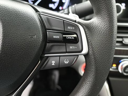 Used 2018 Honda Accord EX image 16