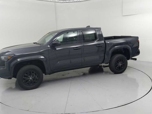 Used 2025 Toyota Tacoma SR image 5