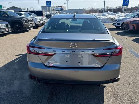 Used 2026 Toyota Camry SE w/ Convenience Package image 6