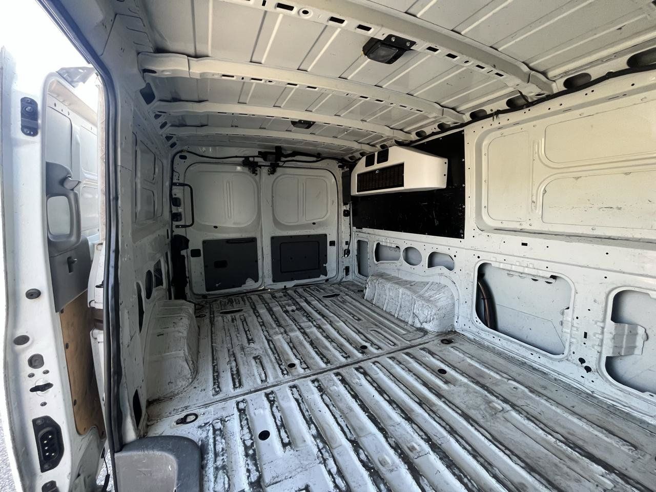 Used 2018 Nissan NV 2500 S RWD image 22