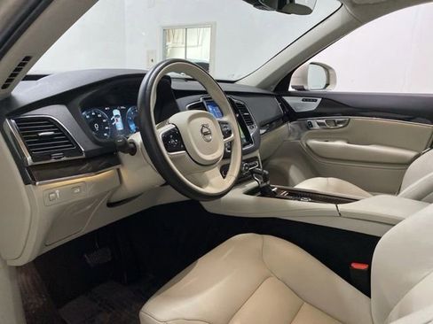 Used 2018 Volvo XC90 T6 Momentum w/ Convenience Package AWD/4WD image 35
