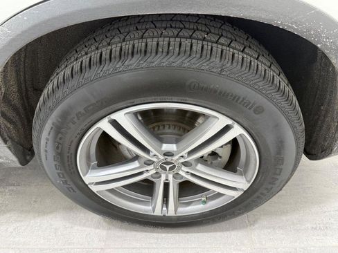 Certified 2022 Mercedes-Benz GLC 300 4MATIC w/ Multimedia Package Lite image 5