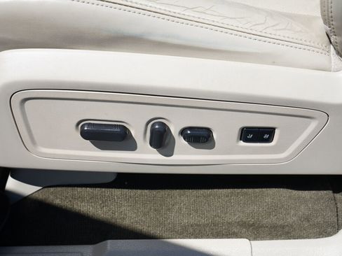 Used 2016 Lincoln Navigator Select AWD/4WD image 11