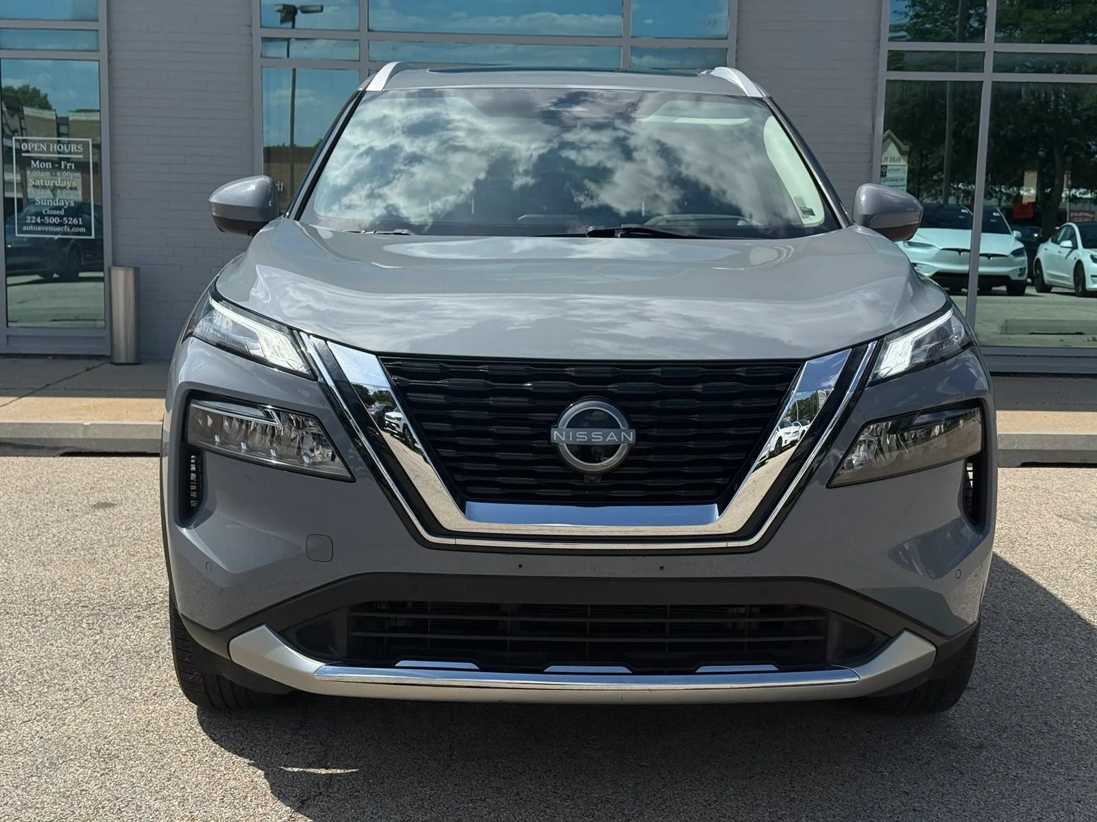 Used 2023 Nissan Rogue Platinum w/ Platinum Premium Package AWD/4WD image 2