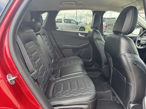 Used 2023 Ford Escape Platinum w/ Premium Technology Package AWD/4WD image 27