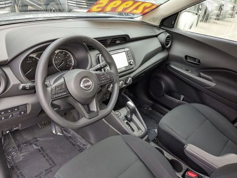 Certified 2025 Nissan Kicks Play S image 14