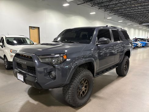 Used 2024 Toyota 4Runner TRD Off-Road Premium w/ Moonroof Package AWD/4WD image 3