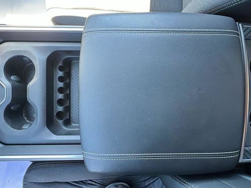 Used 2025 RAM 2500 Big Horn AWD/4WD image 24