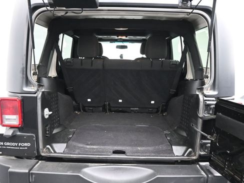 Used 2018 Jeep Wrangler Unlimited Sport S image 16