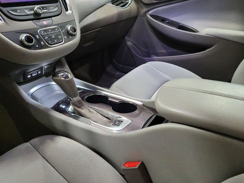 Used 2019 Chevrolet Malibu Hybrid FWD image 26