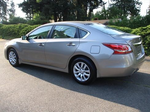 Used 2013 Nissan Altima 2.5 S FWD image 4