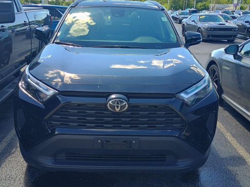 Used 2025 Toyota RAV4 XLE AWD/4WD image 2