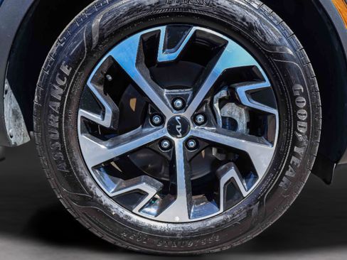 Certified 2023 Kia Sportage EX AWD/4WD image 26