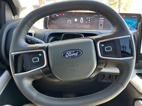 Used 2025 Ford Expedition Max Active image 31