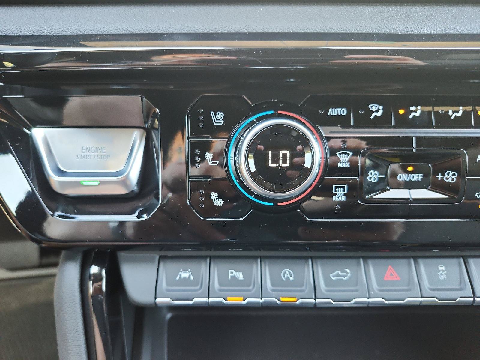 New 2026 GMC Sierra 1500 AT4 w/ AT4 Premium Package AWD/4WD image 18