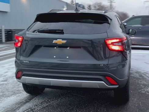 Used 2025 Chevrolet Trax LT w/ Driver Confidence Package image 3