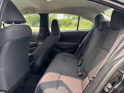 Used 2025 Toyota Corolla LE FWD image 17