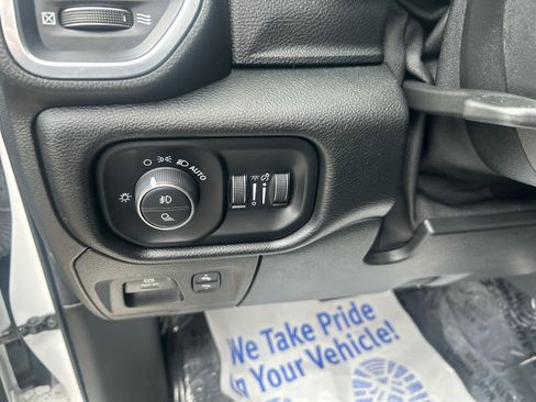 Used 2022 RAM 1500 Laramie w/ Off Road Group AWD/4WD image 14