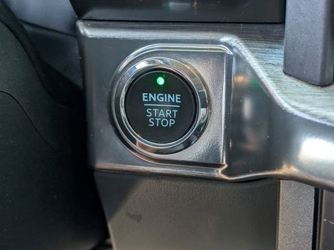 Used 2023 Ford F150 Lariat w/ Trailer Tow Package image 34