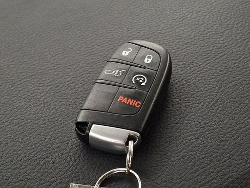 Used 2022 Jeep Grand Cherokee Limited AWD/4WD image 19