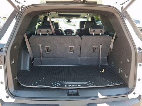 Used 2023 Chevrolet Traverse LT w/ LT Premium Package AWD/4WD image 30