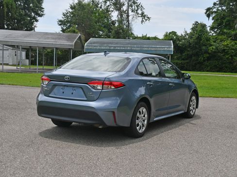 Used 2025 Toyota Corolla LE FWD image 4