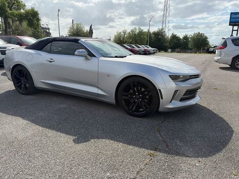 Used 2017 Chevrolet Camaro LT RWD image 4