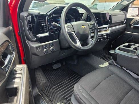 Used 2023 Chevrolet Silverado 1500 LT AWD/4WD image 11