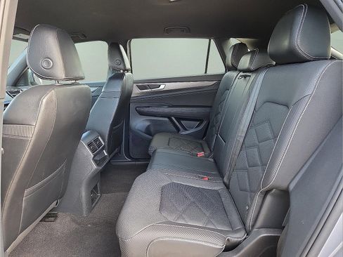 Used 2024 Volkswagen Atlas Cross Sport SE image 10