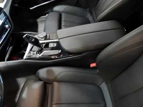 Used 2019 BMW 530i xDrive w/ Convenience Package AWD/4WD image 17