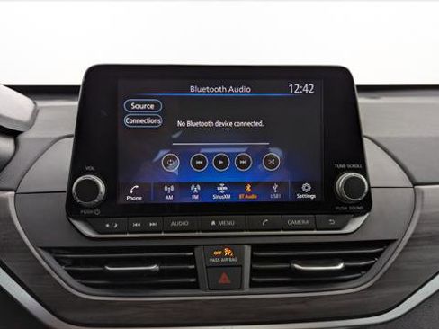 Used 2025 Nissan Altima 2.5 SV image 27