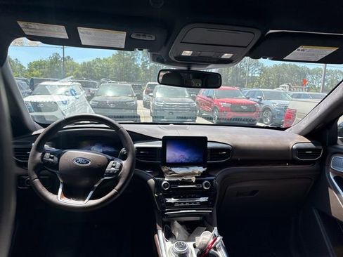 Used 2023 Ford Explorer King Ranch image 7