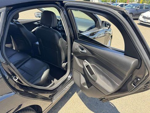 Used 2018 Ford Focus Titanium FWD image 18