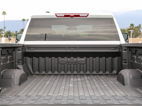 Used 2025 GMC Sierra 2500 AT4 image 26