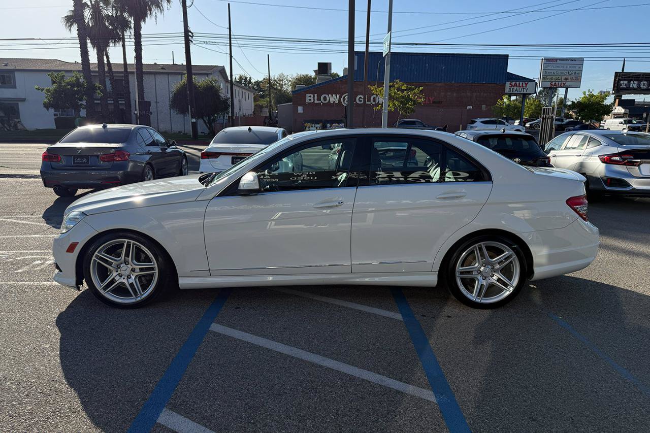 Used 2009 Mercedes-Benz C 350 Sport image 10