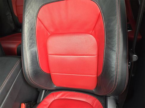 Used 2017 Jaguar F-PACE R-Sport image 19