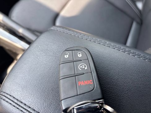 Used 2025 Jeep Compass Limited AWD/4WD image 21