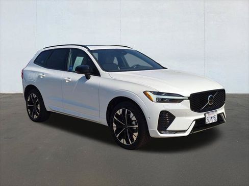Used 2026 Volvo XC60 B5 Plus w/ Protection Package Premier AWD/4WD image 3