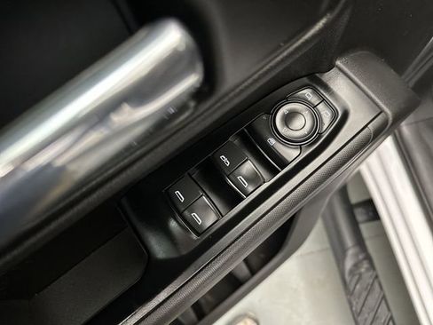 Used 2019 Chevrolet Silverado 1500 Custom Trail Boss w/ Custom Convenience Package image 18