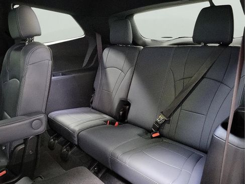 Used 2024 Buick Enclave Premium image 20