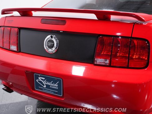 Used 2005 Ford Mustang GT RWD image 21