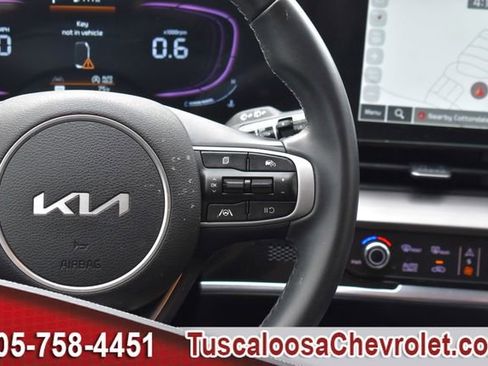 Used 2024 Kia Sportage EX FWD image 28