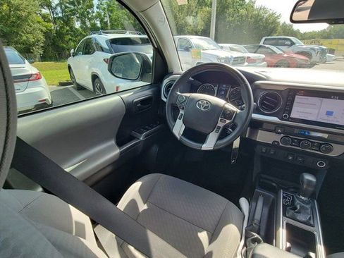 Used 2022 Toyota Tacoma SR5 w/ Technology Package RWD image 7